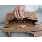 𝐂𝐇𝐀𝐍𝐄𝐋 Classic Flap washed cowhide is made from the most delicate calves just born Washed fetal cow small Khaki 🍂