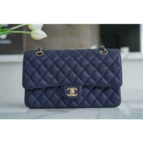 𝐂𝐇𝐀𝐍𝐄𝐋 Classic Flap washed cowhide is made from the most delicate newborn calves Washed fetal cow Medium Dark Blue🪁