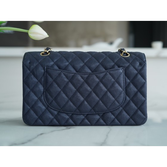 𝐂𝐇𝐀𝐍𝐄𝐋 Classic Flap washed cowhide is made from the most delicate newborn calves Washed fetal cow Medium Dark Blue🪁