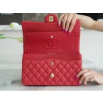 𝐂𝐇𝐀𝐍𝐄𝐋 Classic Flap washed cowhide is made from the most delicate calves just born Washed fetal cow Medium Large red ❤