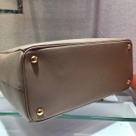 𝐏𝐑𝐀𝐃𝐀 Classic favourites 1BA274