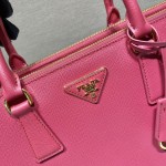 𝐏𝐑𝐀𝐃𝐀 Classic favourites 1BA274