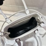 𝐏𝐑𝐀𝐃𝐀 Small Towing Bag 1BA331