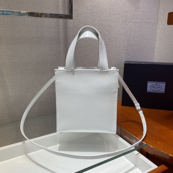 𝐏𝐑𝐀𝐃𝐀 New Women's Bag 1BG418