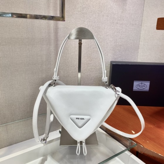 𝐏𝐑𝐀𝐃𝐀 New Women's Bag  1BA315