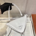 𝐏𝐑𝐀𝐃𝐀 New Women's Bag  1BA315