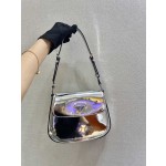 𝐏𝐑𝐀𝐃𝐀 Large flap w/ double shoulder strap 1BD303