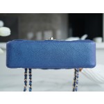 𝐂𝐇𝐀𝐍𝐄𝐋 Classic Flap washed cowhide is made from the most delicate newborn calf Washed fetal cow Small Champagne apricot 🥂