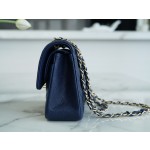 𝐂𝐇𝐀𝐍𝐄𝐋 Classic Flap washed cowhide is made from the most delicate calves just born Washed fetal cow Small Starsky Blue💙