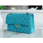 𝐂𝐇𝐀𝐍𝐄𝐋 Classic Flap washed cowhide is made from the most delicate calves just born washed fetal cow small 🦚 peacock blue