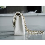 𝐂𝐇𝐀𝐍𝐄𝐋 Classic Flap washed cowhide is made from the most delicate newborn calves washed fetal calf small milkshake white🍦