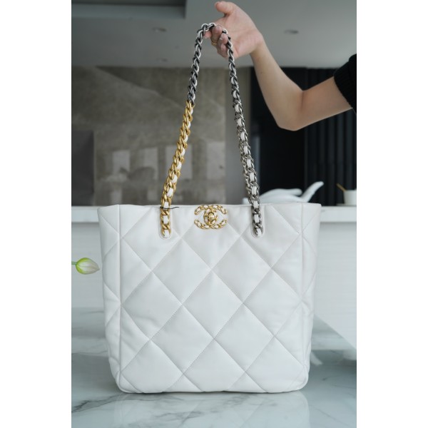 𝗖𝗛𝗔𝗡𝗘𝗟 𝟮𝟮𝗕 19𝑩𝑨𝑮 𝑻𝒐𝒕𝒆 Italy 🇮🇹 Level 1 [Box] Lambskin 🐑 Genuine Leather White