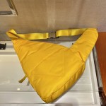 𝐏𝐑𝐀𝐃𝐀  New Chest Bag 2VZ092