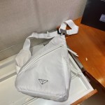 𝐏𝐑𝐀𝐃𝐀  New Chest Bag 2VZ092