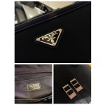 𝐏𝐑𝐀𝐃𝐀 New Shoulder Bag 2VZ049