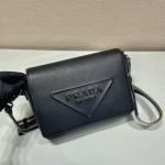 𝐏𝐑𝐀𝐃𝐀 Crossbody bag 2VD046