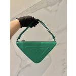 𝐏𝐑𝐀𝐃𝐀 Triangular bag 1NQ043