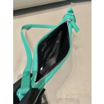 𝐏𝐑𝐀𝐃𝐀 Triangular bag 1NQ043