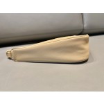 𝐏𝐑𝐀𝐃𝐀 Triangular bag 1NQ043