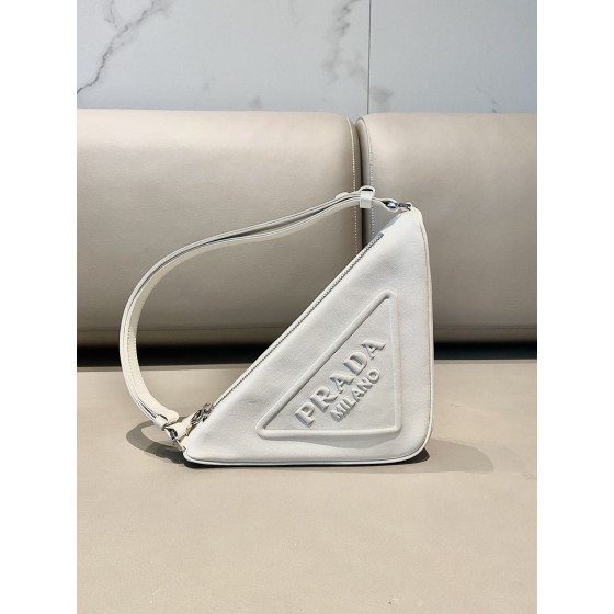 𝐏𝐑𝐀𝐃𝐀 Triangular bag 1NQ043