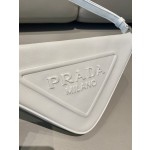 𝐏𝐑𝐀𝐃𝐀 Triangular bag 1NQ043