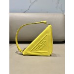 𝐏𝐑𝐀𝐃𝐀 Triangular bag 1NQ043