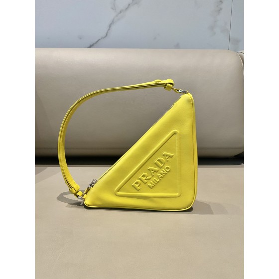 𝐏𝐑𝐀𝐃𝐀 Triangular bag 1NQ043