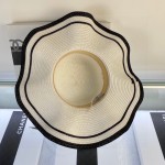 [Chanel Chanel] 2023 new straw wavy sunshade straw hat with ruffles 🤩 beach style, simple and elegant