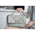 𝗖𝗛𝗔𝗡𝗘𝗟 ❶❾ 𝗕𝗔 𝗚 Original lambskin series ❥ Genuine leather ❥ Small ❥22c early spring limited color milk green gray