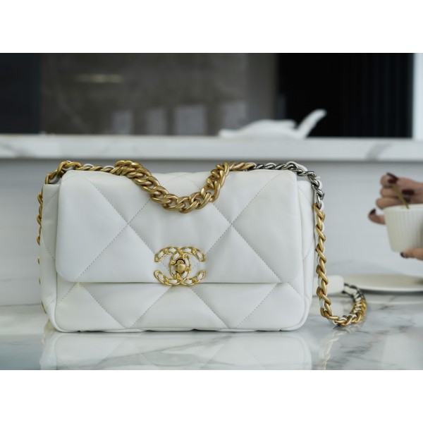 𝗖𝗛𝗔𝗡𝗘𝗟 ❶❾ 𝗕𝗔𝗚 Original Lambskin Series ❥ Genuine Leather ❥ Small ❥ Fairy White 💭
