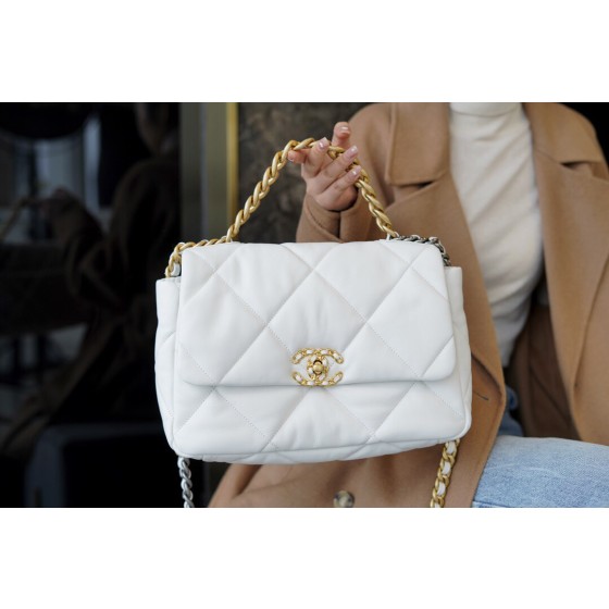 𝗖𝗛𝗔𝗡𝗘𝗟 ❶❾ 𝗕𝗔 𝗚 Original lambskin series ❥ Genuine leather ❥ Medium ❥ Fairy white ☁️ੈ✩‧₊˚