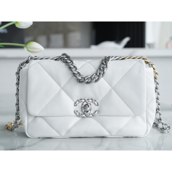 𝗖𝗛𝗔𝗡𝗘𝗟 ❶❾ 𝗕𝗔𝗚 Original Lambskin Series ❥ Genuine Leather ❥ Small ❥ Fairy White Silver Buckle 💭