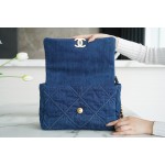 𝗖𝗛𝗔𝗡𝗘𝗟 ❶❾ 𝗕𝗔𝗚 Original denim fabric series ❥ Washed vintage process ❥ Medium ❥ Denim blue 🧢