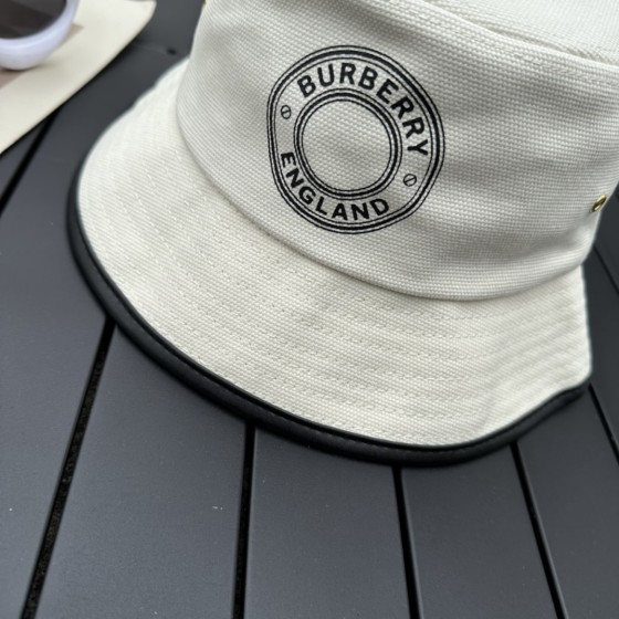 Burberry 2023 bucket hat
