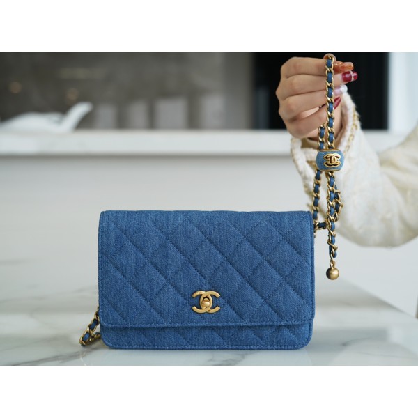 CHANEL 𝑾𝒐𝒄 Fat Choi bag Original denim denim fabric 22𝐶 denim metal ball 𝗪𝗼𝗰