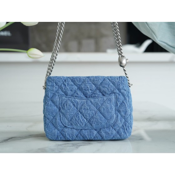 𝐂𝐇𝐀𝐍𝐄𝐋 HOBO bag 23P spring and summer new love heart adjustable buckle denim blue