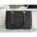 𝐂𝐇𝐀𝐍𝐄𝐋 Classic of 𝑮𝒓𝒂𝒏𝒅 𝑺𝒉𝒐𝒑𝒑𝒊𝒏𝒈 𝑻𝒐𝒕𝒆 (short for ɢsᴛ) 🅶🆂🆃 ✦ Shopping Bag Caviar Black Gold