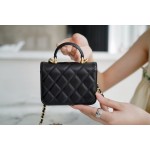 𝐂𝐇𝐀𝐍𝐄𝐋 ❥𝟚𝟘𝟚𝟚1 Premium Handmade Workshop Handle Coin Purse ❥ Black