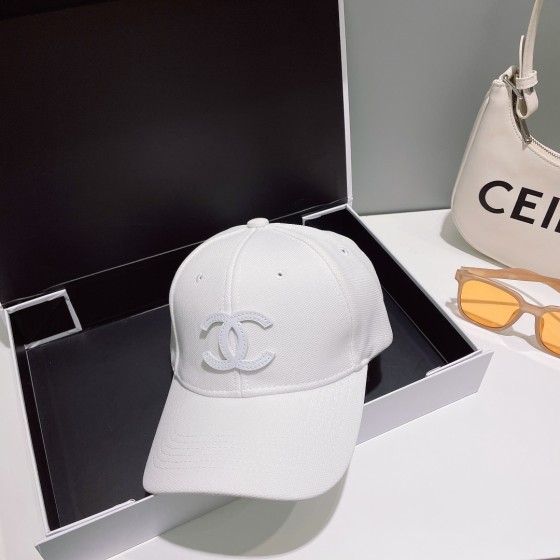 [CHANEL Chanel] new counter synchronization baseball cap