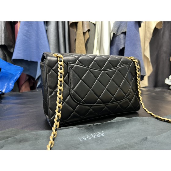 𝗖𝗛𝗔𝗡𝗘𝗟✦ 23p Letter Chain Mouth Flap Bag Genuine Leather