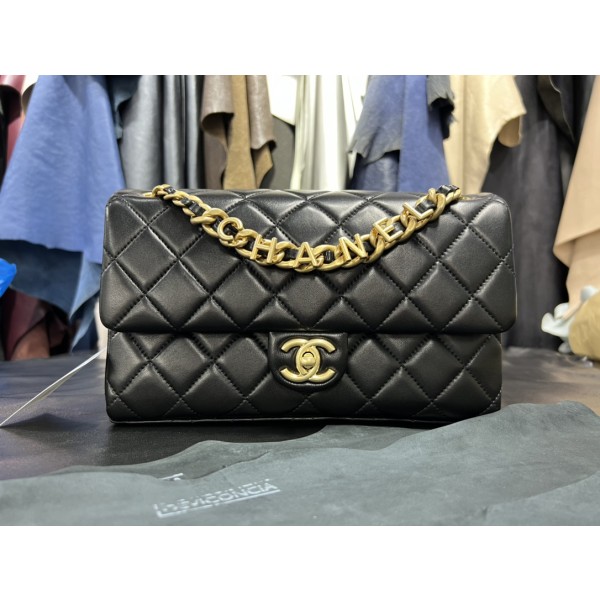 𝗖𝗛𝗔𝗡𝗘𝗟✦ 23p Letter Chain Mouth Flap Bag Genuine Leather