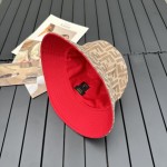 Fendi presbyopic letters 2⃣️ Wearing a fisherman hat