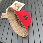 Fendi presbyopic letters 2⃣️ Wearing a fisherman hat