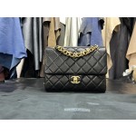 𝗖𝗛𝗔𝗡𝗘𝗟✦ 23p Letter Chain Mouth Flap Bag Genuine Leather