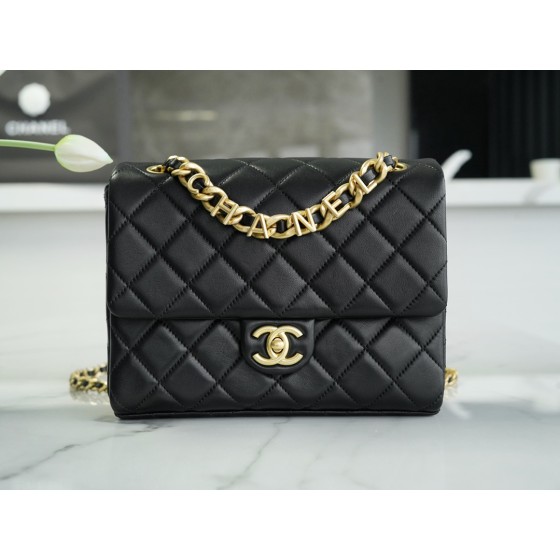𝗖𝗛𝗔𝗡𝗘𝗟 23P New Letter Chain Flap Bag Black
