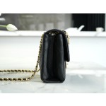 𝗖𝗛𝗔𝗡𝗘𝗟 23P New Letter Chain Flap Bag Black