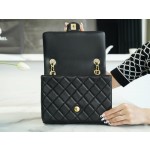 𝗖𝗛𝗔𝗡𝗘𝗟 23P New Letter Chain Flap Bag Black