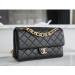 𝗖𝗛𝗔𝗡𝗘𝗟 23p alphabet chain mouth flap bag