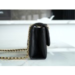 𝗖𝗛𝗔𝗡𝗘𝗟 23p alphabet chain mouth flap bag