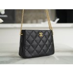 𝗖𝗛𝗔𝗡𝗘𝗟✦ 23P Spring Summer New Love adjustable buckle HoBo bag